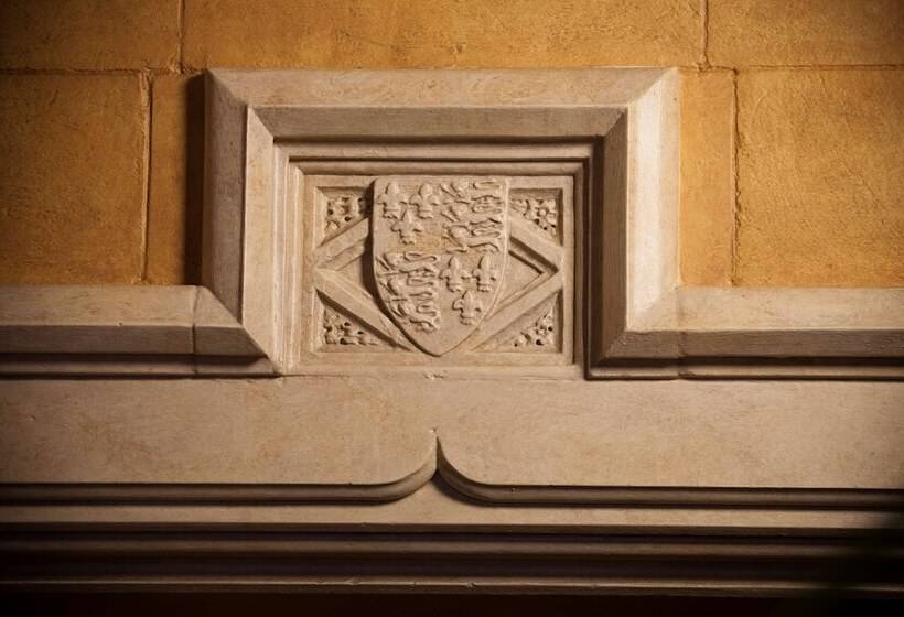 Отель Henley Park