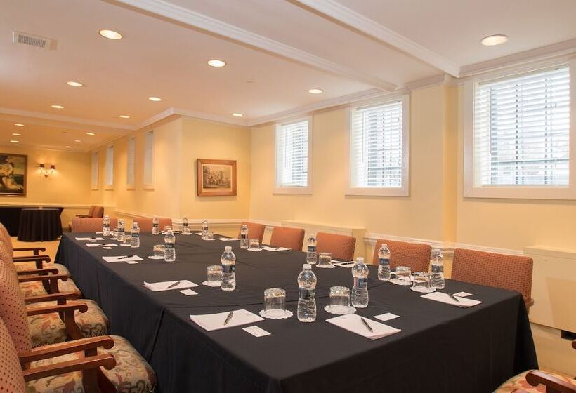 Отель Henley Park