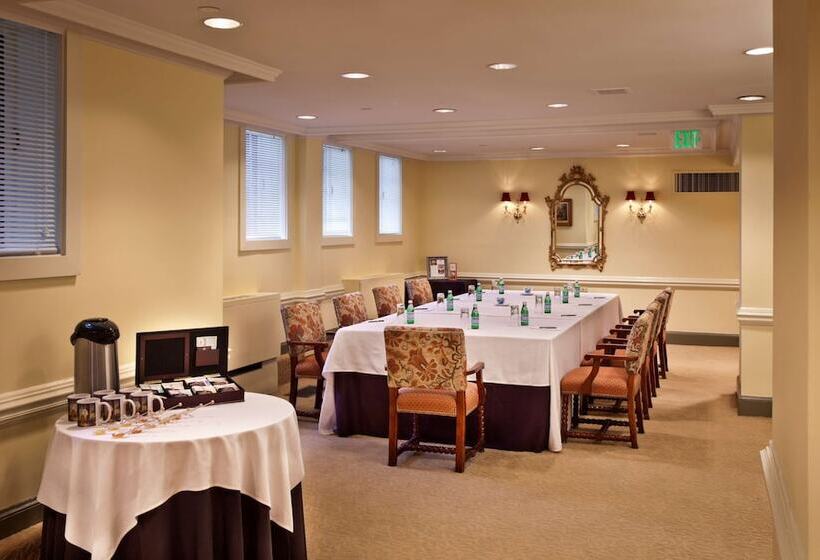 Отель Henley Park