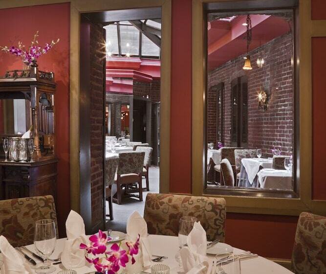 Отель Henley Park