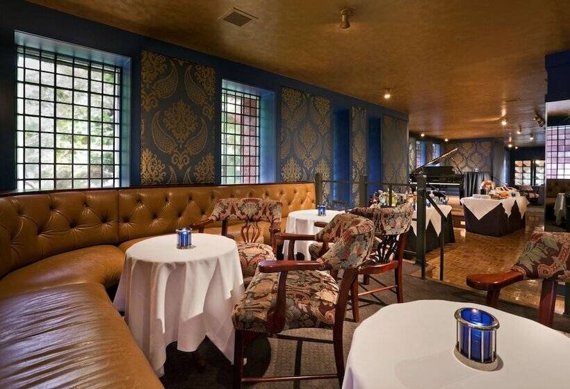 Отель Henley Park