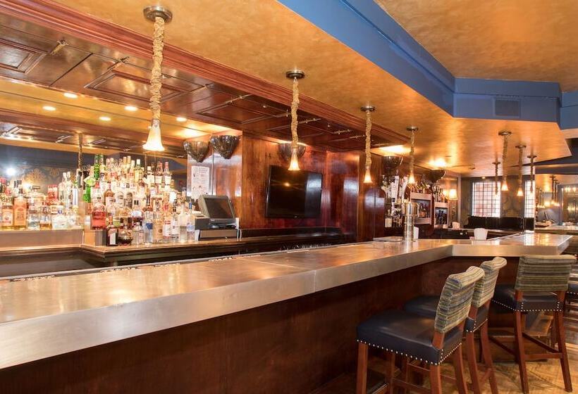 Отель Henley Park