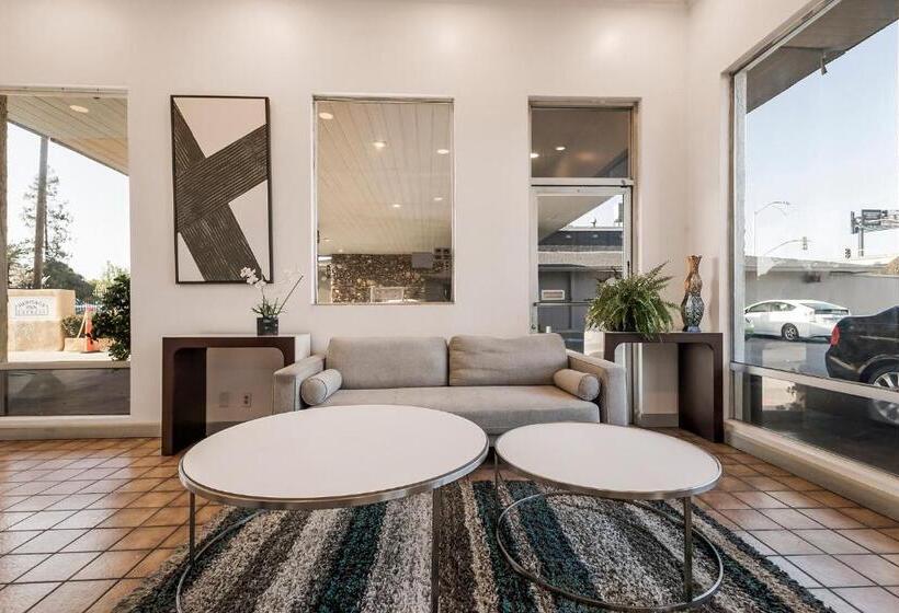 فندق Heritage Inn Express Hayward