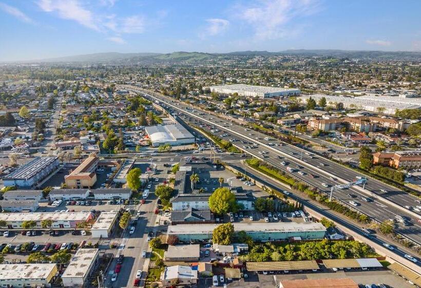 فندق Heritage Inn Express Hayward