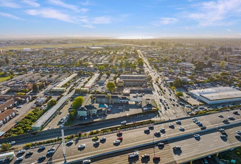 فندق Heritage Inn Express Hayward