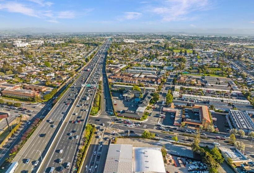 فندق Heritage Inn Express Hayward