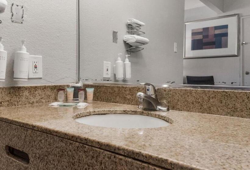 فندق Heritage Inn Express Hayward