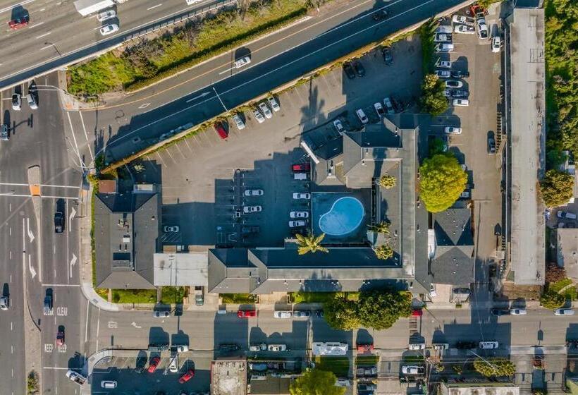 فندق Heritage Inn Express Hayward