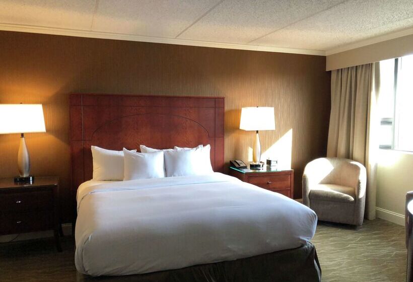 ホテル Doubletree By Hilton Akron Fairlawn