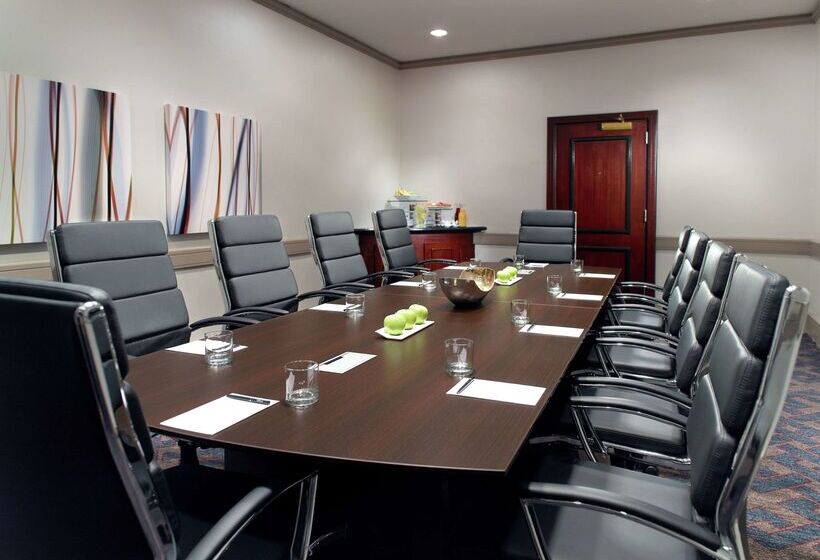 فندق Hilton Atlanta Northeast