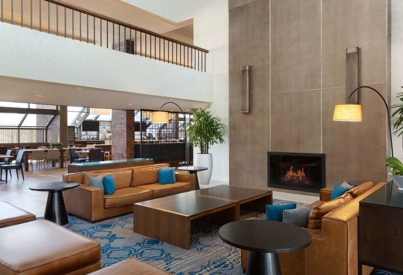 هتل Hilton Boston/dedham