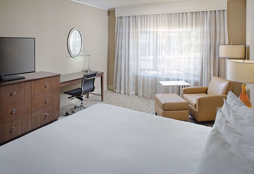 هتل Hilton Boston/dedham