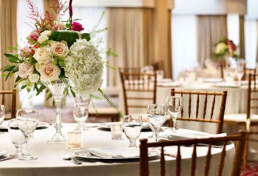 هتل Hilton Boston/dedham