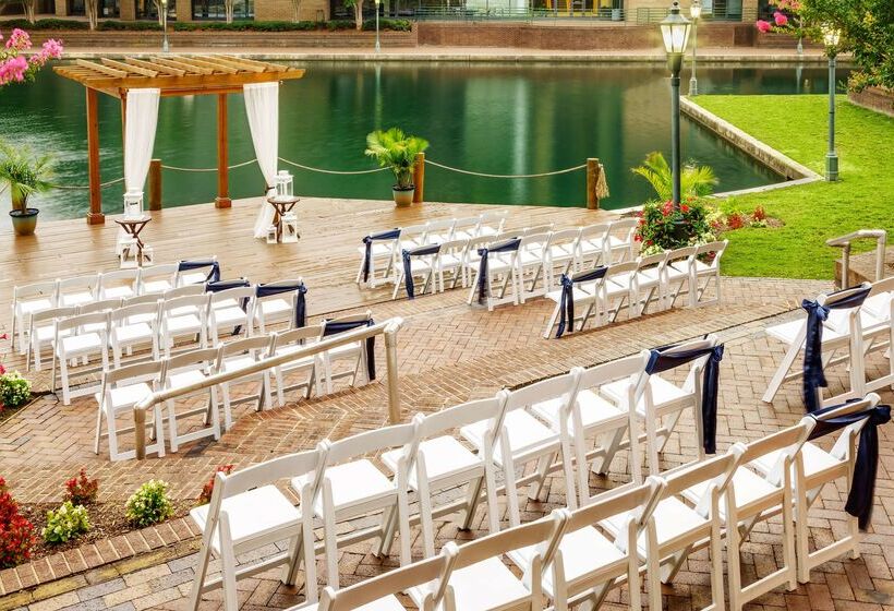 ホテル Hilton Charlotte University Place