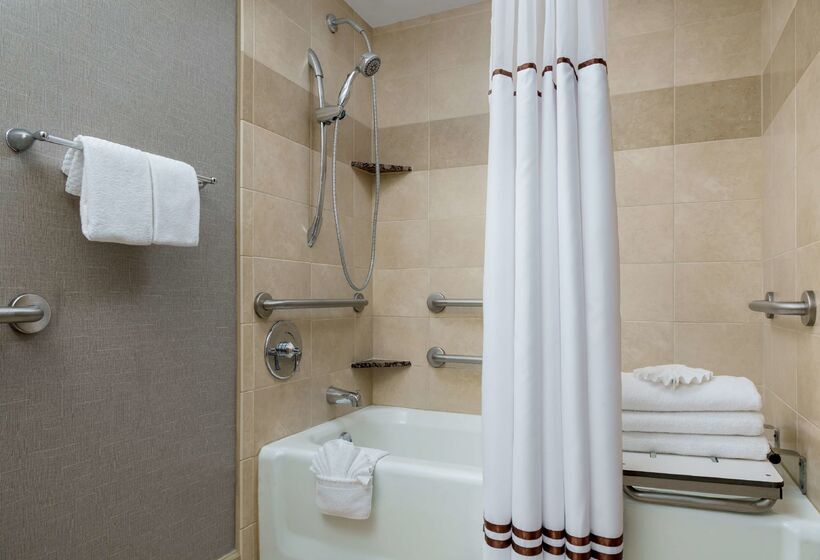 ホテル Hilton Charlotte University Place