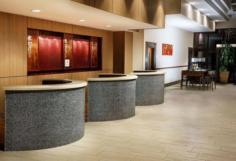 ホテル Hilton Charlotte University Place