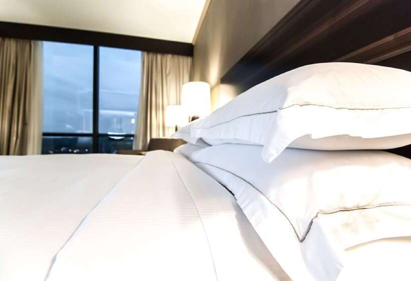 ホテル Hilton Charlotte University Place