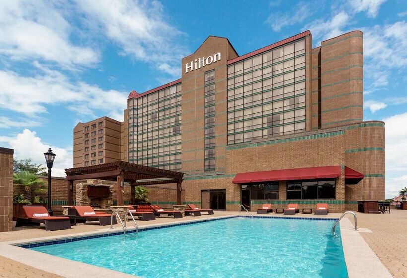 호텔 Hilton Charlotte University Place
