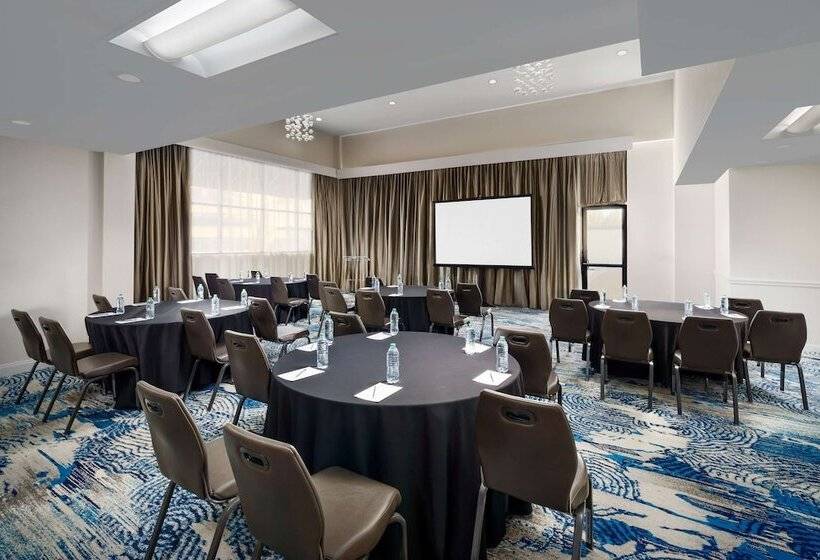 ホテル Hilton Charlotte University Place