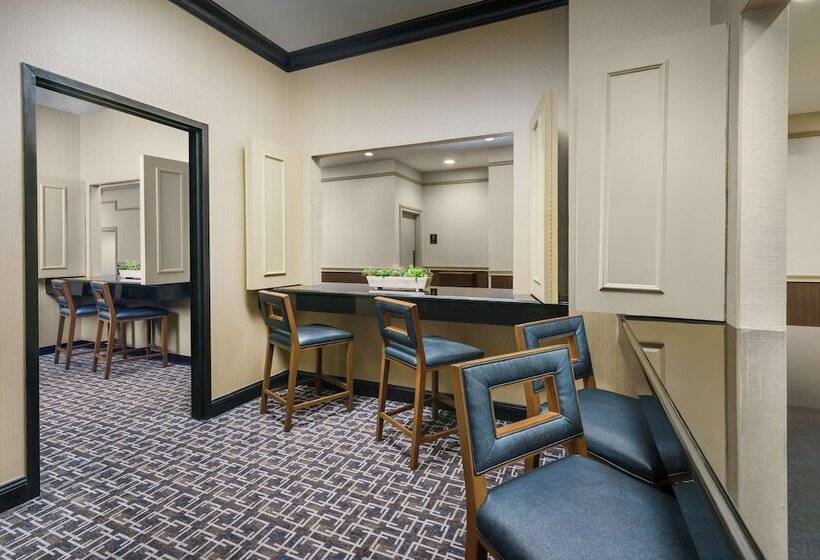 ホテル Hilton Charlotte University Place