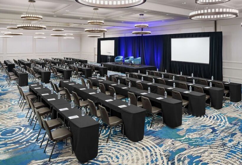 ホテル Hilton Charlotte University Place