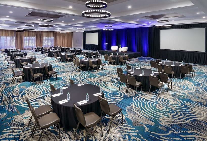 호텔 Hilton Charlotte University Place
