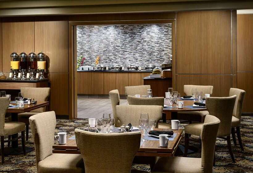 ホテル Hilton Charlotte University Place