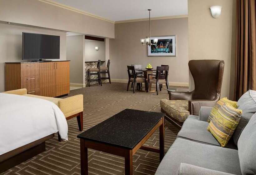 ホテル Hilton Charlotte University Place