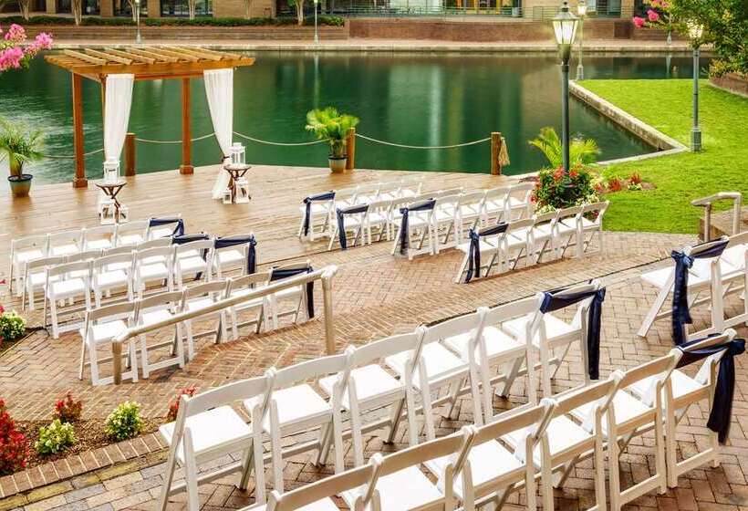 ホテル Hilton Charlotte University Place