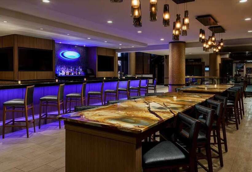 ホテル Hilton Charlotte University Place