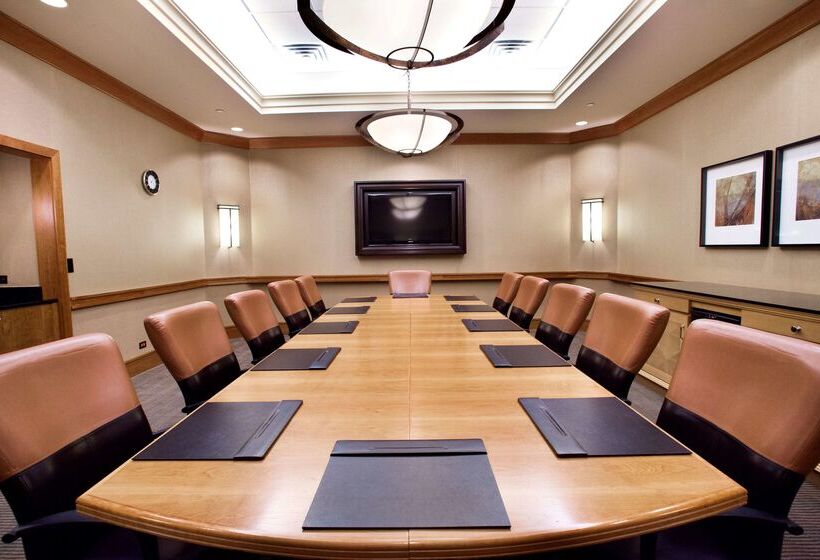 فندق Hilton Chicago/oak Brook Suites