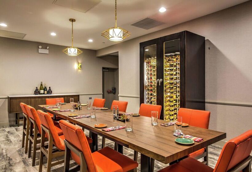 هتل Hilton Chicago/oak Lawn