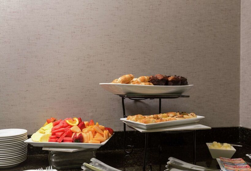 هتل Hilton Chicago/oak Lawn