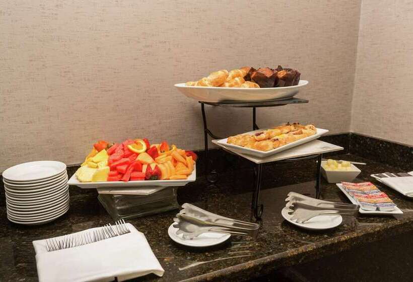 هتل Hilton Chicago/oak Lawn