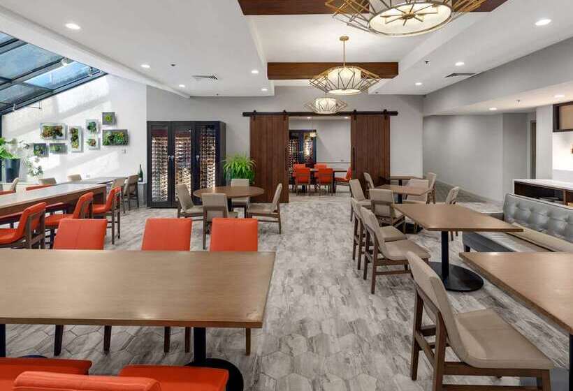 هتل Hilton Chicago/oak Lawn