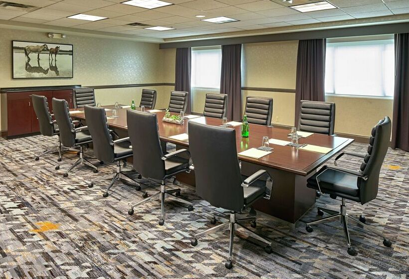 فندق Hilton Cincinnati Airport