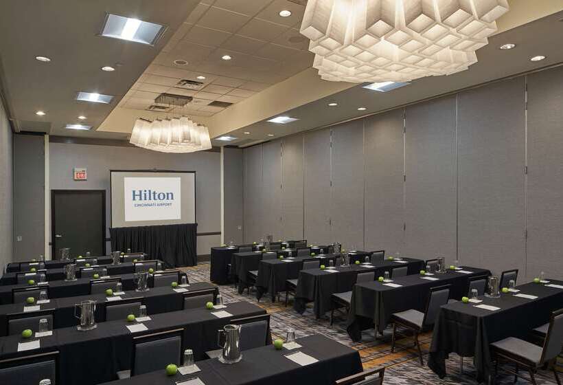 فندق Hilton Cincinnati Airport