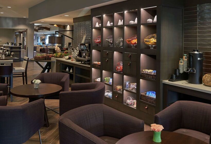 فندق Hilton Cincinnati Airport