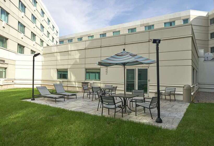 فندق Hilton Cincinnati Airport