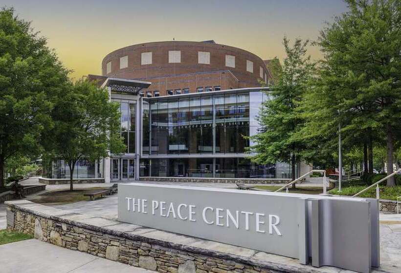 בית מלון כפרי Hilton Greenville