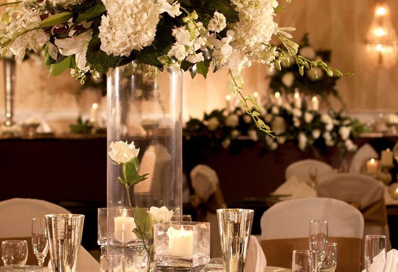 Отель Hilton Santa Fe Historic Plaza