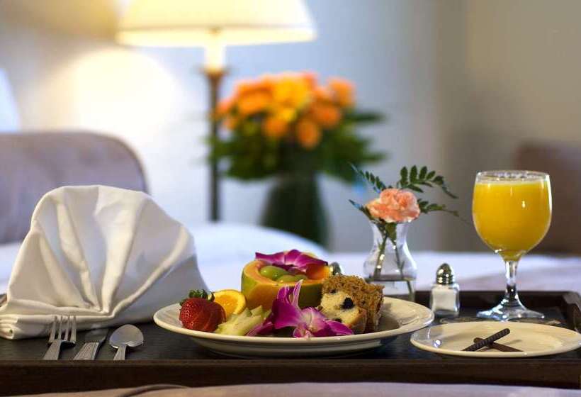 Отель Hilton Santa Fe Historic Plaza