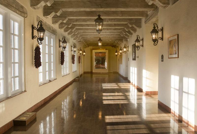 Отель Hilton Santa Fe Historic Plaza