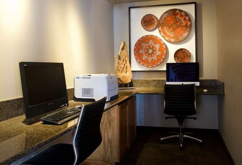 Отель Hilton Santa Fe Historic Plaza