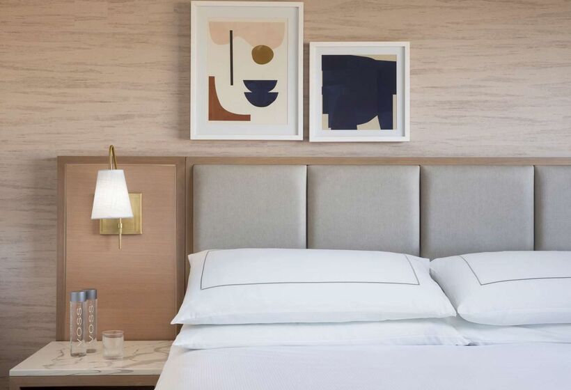 Hilton Santa Monica Hotel & Suites