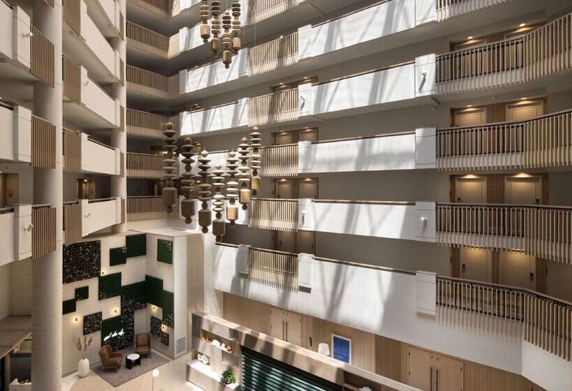 Hilton Santa Monica Hotel & Suites