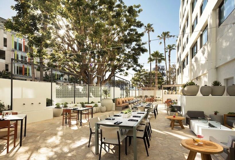 Hilton Santa Monica Hotel & Suites