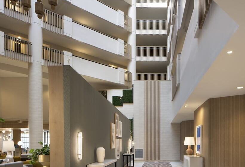 Hilton Santa Monica Hotel & Suites