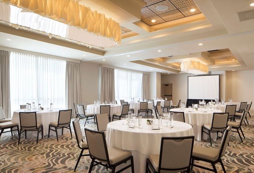 Hilton Santa Monica Hotel & Suites