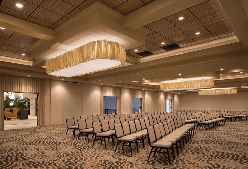 Hilton Santa Monica Hotel & Suites